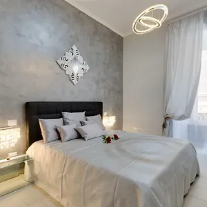 New In! Sophie At Colosseum Apartament